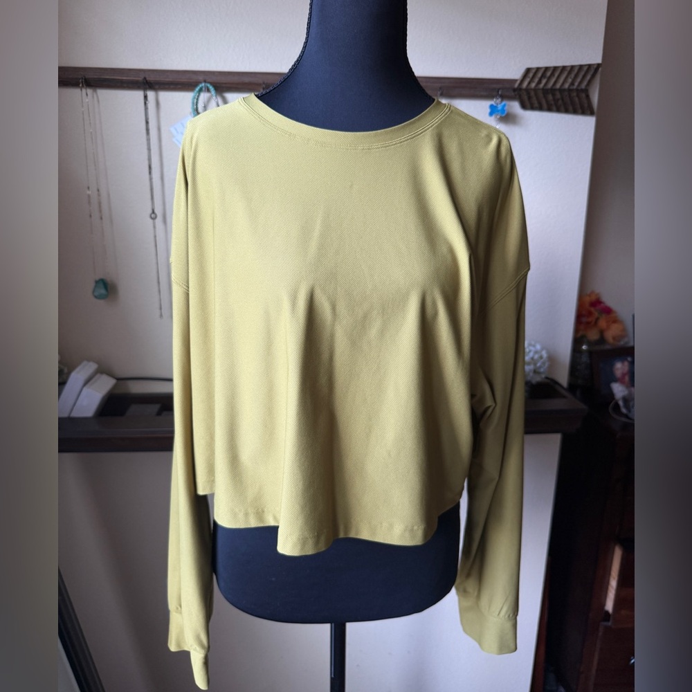 Lululemon Muscle Love Long Sleeve Shirt – Sage Green – Women’s Size 6 Medium